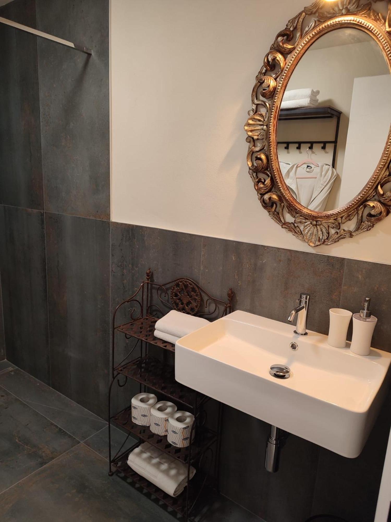 Casa Vacanze Bella-Host By Foresteria Bergamo Bella מראה חיצוני תמונה